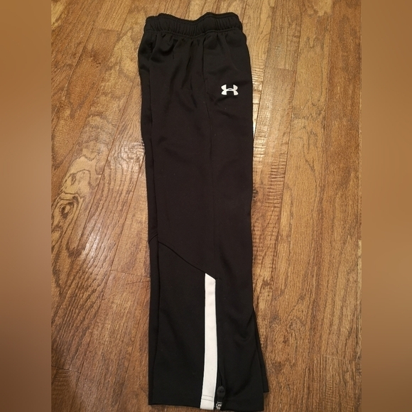 Under Armour boys training sports pants. Black. Size youth Small - Picture 5 of 11